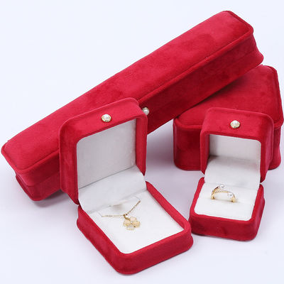 Prodotto all'ingrosso imballaggio gioielli di lusso velluto scatola logo personalizzato collana bracciale orecchini anello imballaggio gioielli di velluto rosso scatola