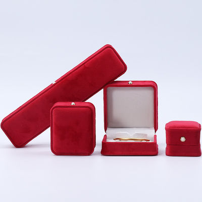 Prodotto all'ingrosso imballaggio gioielli di lusso velluto scatola logo personalizzato collana bracciale orecchini anello imballaggio gioielli di velluto rosso scatola