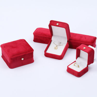 Prodotto all'ingrosso imballaggio gioielli di lusso velluto scatola logo personalizzato collana bracciale orecchini anello imballaggio gioielli di velluto rosso scatola