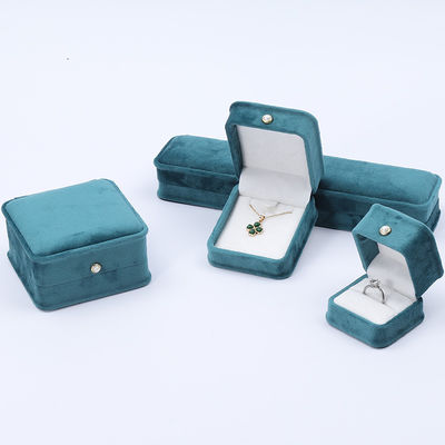 Ingrosso Fabbricazione di gioielli di velluto di fascia alta Imballaggio Scatola Colletto personalizzato Bracciale Orecchini Anello set gioielli Imballaggio gioielli di velluto verde Scatola con logo