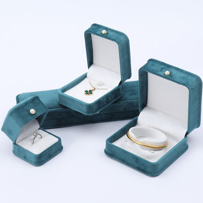 Ingrosso Fabbricazione di gioielli di velluto di fascia alta Imballaggio Scatola Colletto personalizzato Bracciale Orecchini Anello set gioielli Imballaggio gioielli di velluto verde Scatola con logo