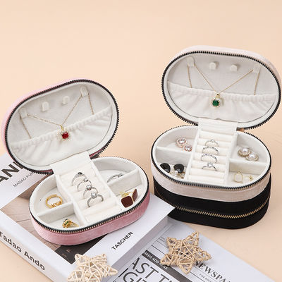 comprare Ovale Multiplice Cells Soft Velvet Jewelry Travel Zipper Organizer per anello per ciondolo online manufacture
