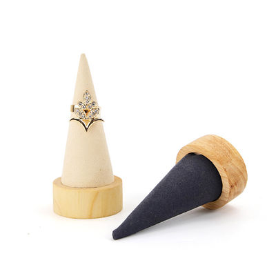 Compatto conico in forma di braccialetto di legno Display Stand per l'esposizione di orologi a bracciale