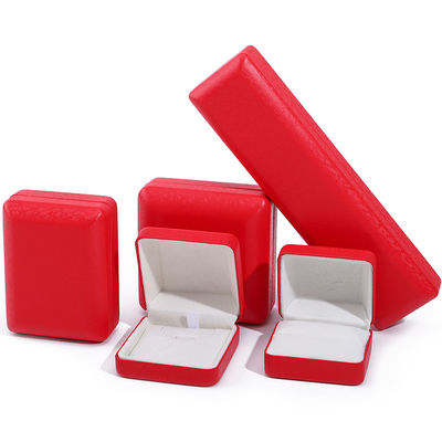 Red Convex Roof PU Leather Luxury Jewelry Box Set con rivestimento in velluto di grano di neve