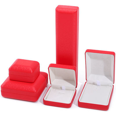 Red Convex Roof PU Leather Luxury Jewelry Box Set con rivestimento in velluto di grano di neve