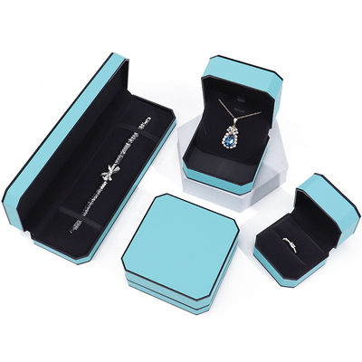 Cyan Elegante Octagonale Falsa Gioielleria In Cuoio Con Ornamento Al Margine Nero
