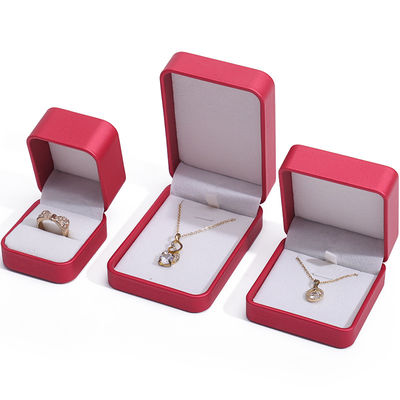 Noble Red PU Leather Luxury Jewelry Packaging Box Set con rivestimento di velluto morbido
