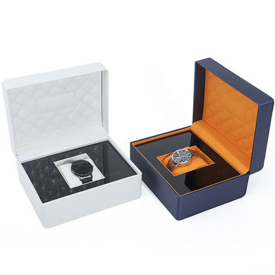 Confezione di lusso con interno in legno elegante