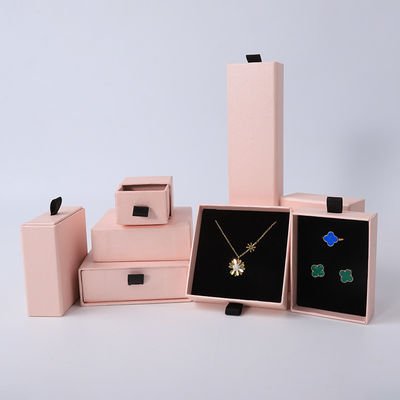 Manifattura all'ingrosso Eco-friendly regalo di alta qualità gioielleria scatola personalizzata anello personalizzato collana orecchino braccialetto imballaggio cartone rosa cassetto carta gioielleria scatola con logo