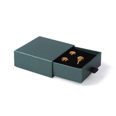 Manifattura all'ingrosso Eco-friendly regalo di alta qualità gioielleria scatola personalizzata anello personalizzato collana orecchino braccialetto imballaggio cartone verde carta cassetto gioielleria scatola con logo