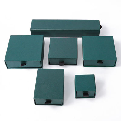comprare Manifattura all'ingrosso Eco-friendly regalo di alta qualità gioielleria scatola personalizzata anello personalizzato collana orecchino braccialetto imballaggio cartone verde carta cassetto gioielleria scatola con logo online manufacture