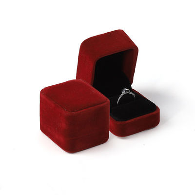 comprare Gioielli di lusso personalizzati in vendita all'ingrosso Scatola a doppio anello Logo personalizzato di velluto Gioielli rossi Anello di fidanzamento Scatola di imballaggio online manufacture