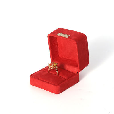 Prodotto all'ingrosso Casella di gioielli di lusso personalizzata Custom High end Colletto Bracciale Orecchini Anello set gioielli Imballaggio Velvet rosso Gioielli con logo