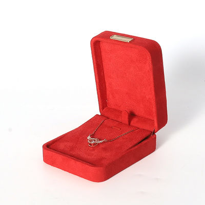 Prodotto all'ingrosso Casella di gioielli di lusso personalizzata Custom High end Colletto Bracciale Orecchini Anello set gioielli Imballaggio Velvet rosso Gioielli con logo