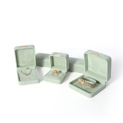 Manifattura all'ingrosso Casella di gioielli di lusso personalizzata Custom high end Colletto Bracciale Orecchini Anello set di gioielli Imballaggio Velvet verde chiaro Gioielli con logo
