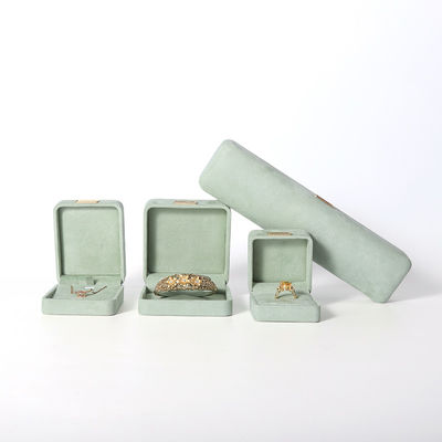 Manifattura all'ingrosso Casella di gioielli di lusso personalizzata Custom high end Colletto Bracciale Orecchini Anello set di gioielli Imballaggio Velvet verde chiaro Gioielli con logo