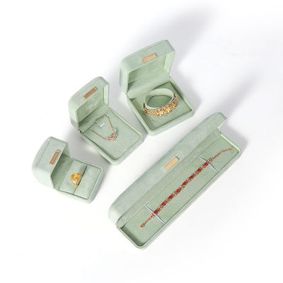 Manifattura all'ingrosso Casella di gioielli di lusso personalizzata Custom high end Colletto Bracciale Orecchini Anello set di gioielli Imballaggio Velvet verde chiaro Gioielli con logo