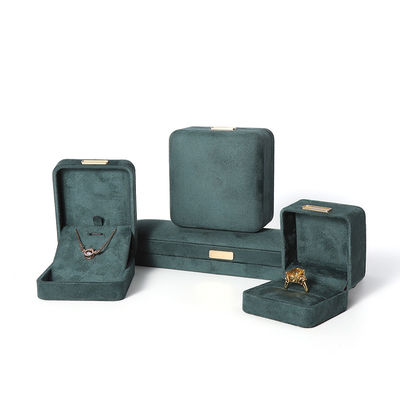 Prodotto all'ingrosso Casella di gioielli di lusso personalizzata Custom High End Colletto Bracciale Orecchini Anello set di gioielli Imballaggio Velvet verde scuro Gioielli con logo