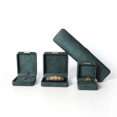 Prodotto all'ingrosso Casella di gioielli di lusso personalizzata Custom High End Colletto Bracciale Orecchini Anello set di gioielli Imballaggio Velvet verde scuro Gioielli con logo