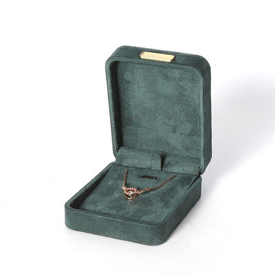 Prodotto all'ingrosso Casella di gioielli di lusso personalizzata Custom High End Colletto Bracciale Orecchini Anello set di gioielli Imballaggio Velvet verde scuro Gioielli con logo