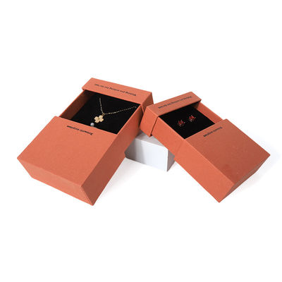 Cina fabbricazione all'ingrosso di alta qualità Colletto Orecchini Braccialetto anello scatola Gioielli imballaggio personalizzato Custom Eco Friendly Cartone Carta arancione cassetto Gioielli scatola con logo