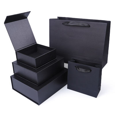 Manifattura all'ingrosso di alta qualità Magnetic Gift Box Packaging Logo personalizzato lusso Eco Friendly Cartone Carta nera Magnetic Jewelry Box