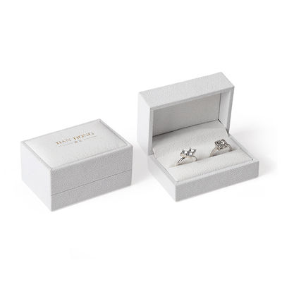 Scatola portagioie quadrata bianca in velluto di alta gamma per confezionamento bracciali, collane e anelli