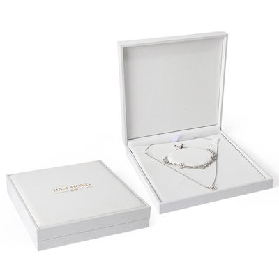 Scatola portagioie quadrata bianca in velluto di alta gamma per confezionamento bracciali, collane e anelli