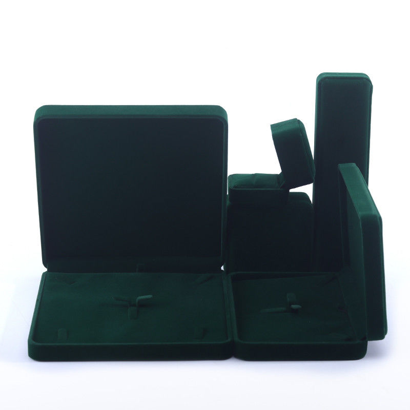 Cina Produzione all'ingrosso di alta gamma Scatola per collana e anello fatta a mano Confezione di gioielli Logo personalizzato Lussuosa scatola quadrata in velluto scamosciato verde scuro