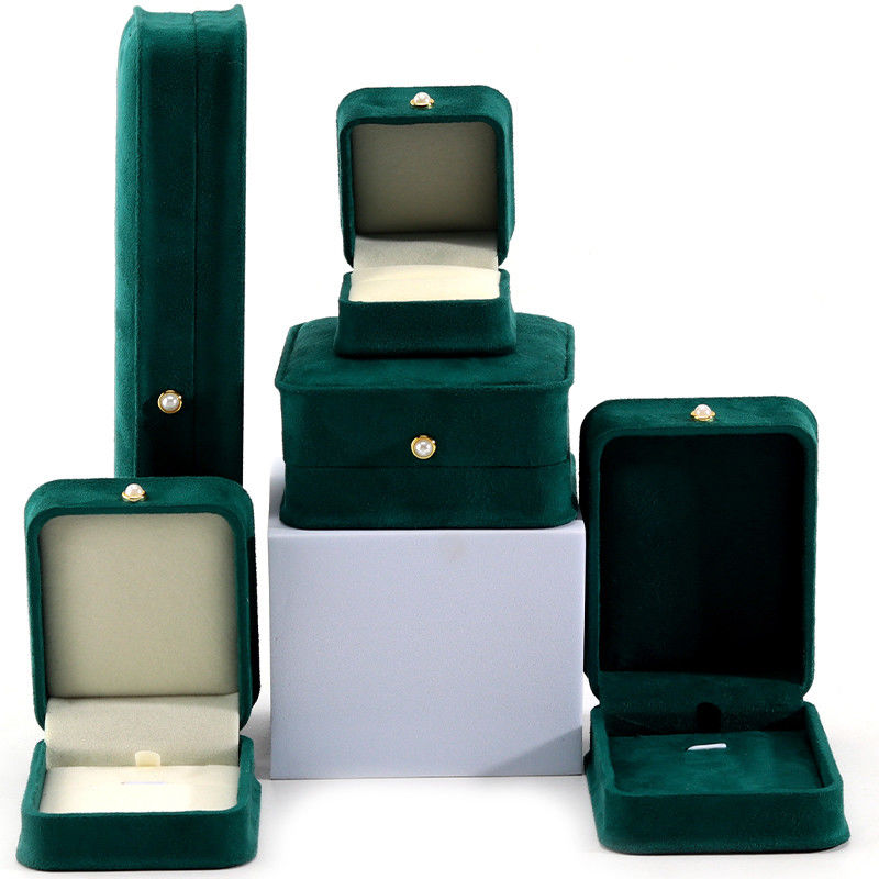 9*9*4.5cm Green Velvet Ring Jewelry Box per l'imballaggio di orecchini per braccialetti personalizzati