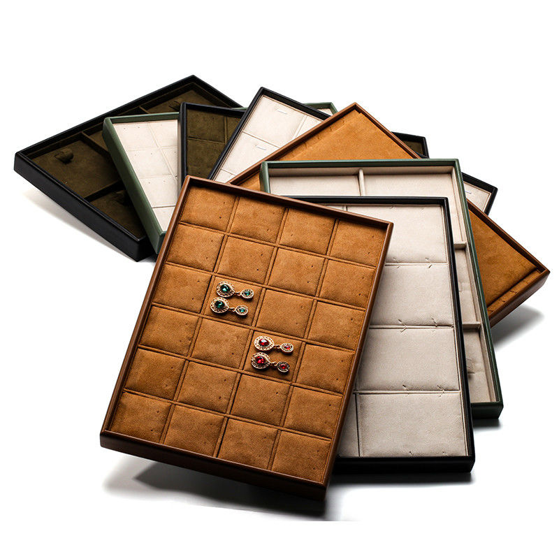 Interni di velluto morbido PU Gioielli in cuoio Display Tray Requisiti per orologio anello Stud