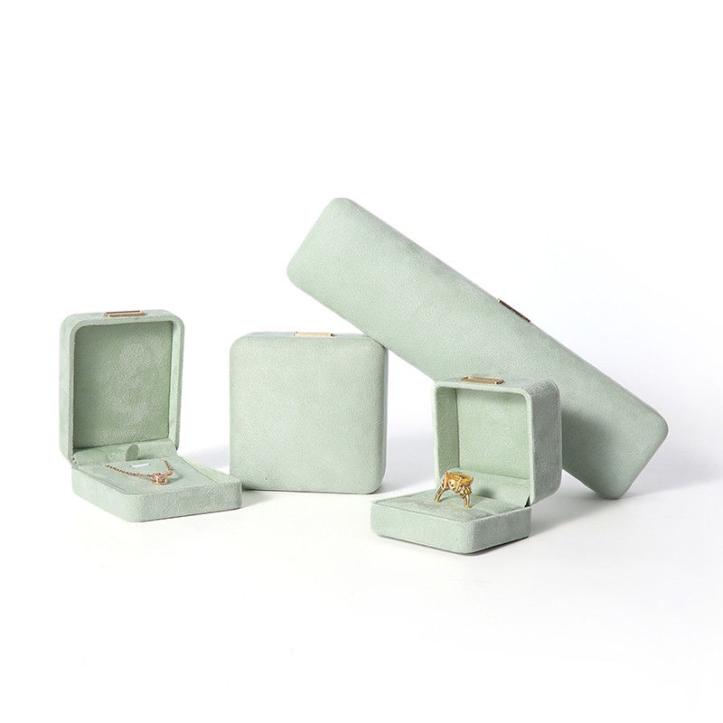 Manifattura all'ingrosso Casella di gioielli di lusso personalizzata Custom high end Colletto Bracciale Orecchini Anello set di gioielli Imballaggio Velvet verde chiaro Gioielli con logo