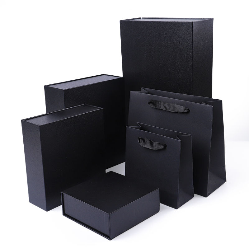 Manifattura all'ingrosso di alta qualità Magnetic Gift Box Packaging Logo personalizzato lusso Eco Friendly Cartone Carta nera Magnetic Jewelry Box
