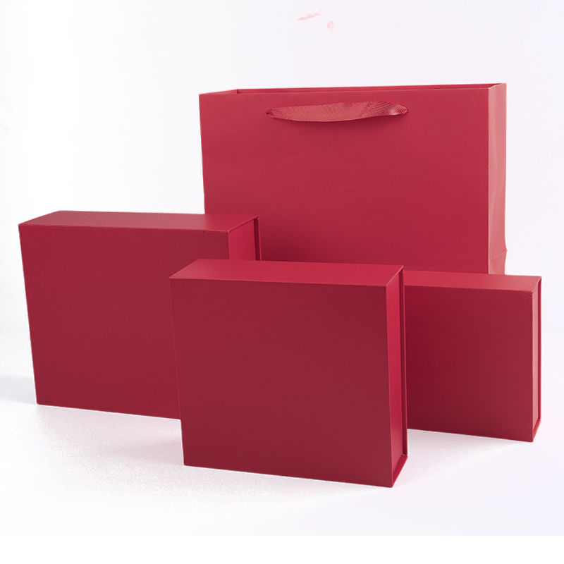 Manifattura all'ingrosso di alta qualità Magnetic Gift Box Packaging Logo personalizzato lusso Eco Friendly Cartone Carta rosso Magnetic Jewelry Box