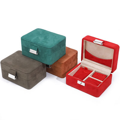 Scatola di gioielli in velluto a logo personalizzato fatta a mano per collare e anello da viaggio