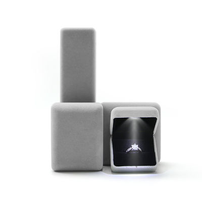 Scatola di gioielli di lusso con luce a LED e logo Hanhong personalizzato su materiale vellutato
