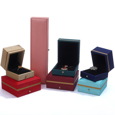 Casella di imballaggio per bracciale con anello personalizzato per gioielli da matrimonio in cuoio a Hanhong