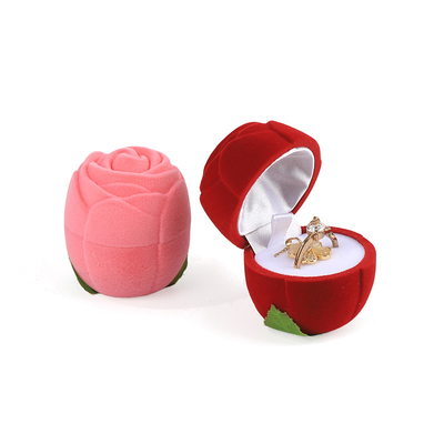 scatola portagioie personalizzabile di alta gamma con rose di velluto rosso per San Valentino